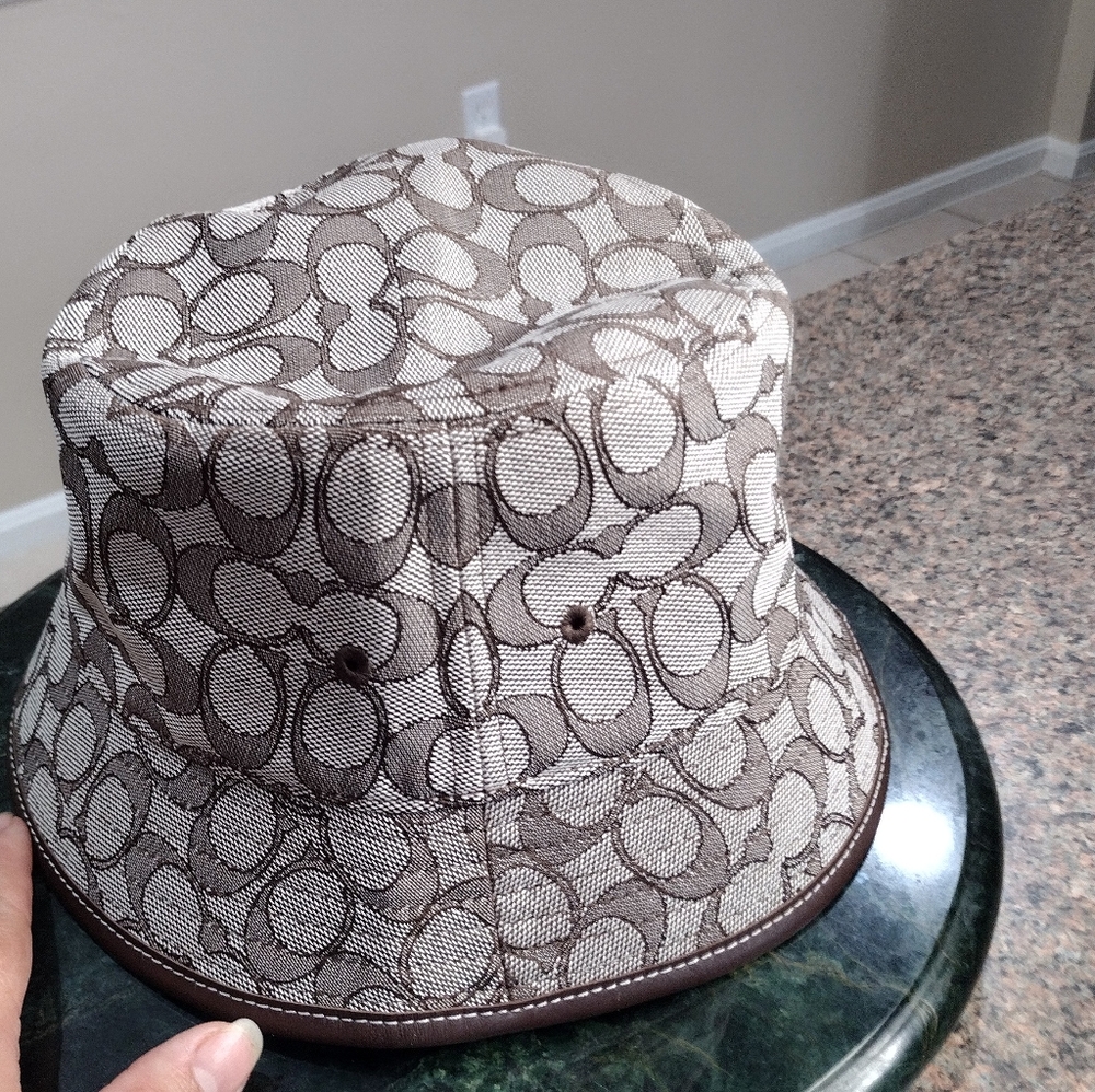 NWT COACH OS Unisex Crimson Jacquard Saddle Leather Trim Bucket Hat